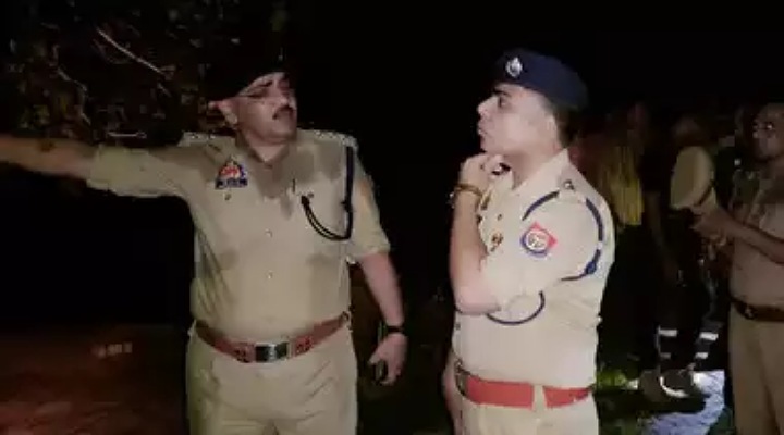 पुलिस एनकाउंटर में 1 लाख का इनामी बदमाश ढेर:RPF सिपाहियों की हत्या कर हुआ था फरार